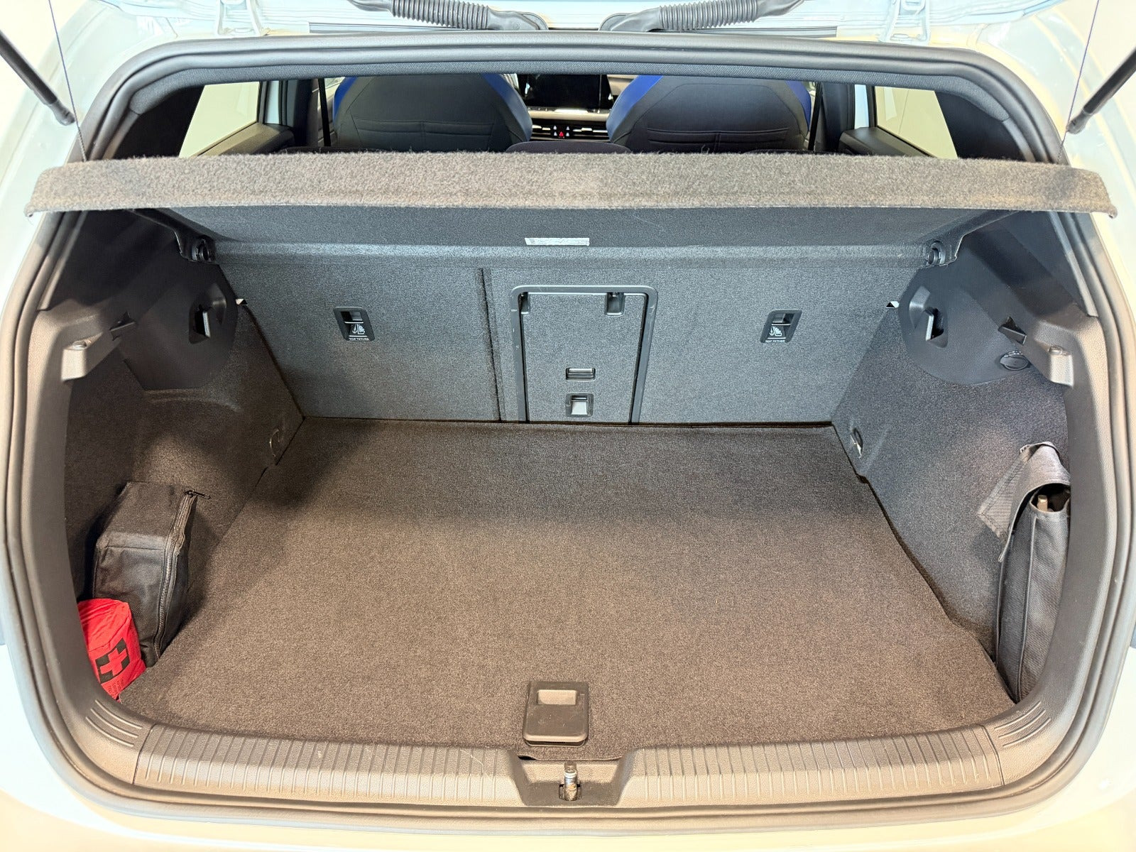 Hvid VW Golf VIII fra 2021