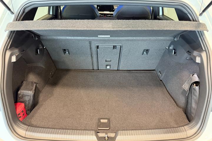 Hvid VW Golf VIII fra 2021