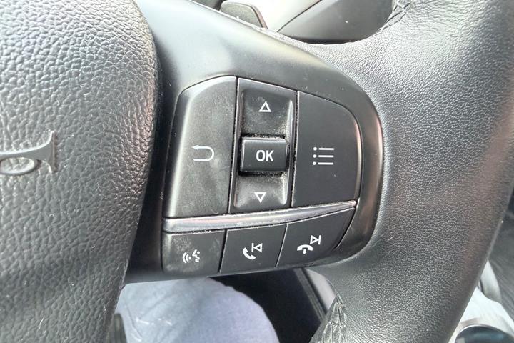 Sølv Ford Focus fra 2019