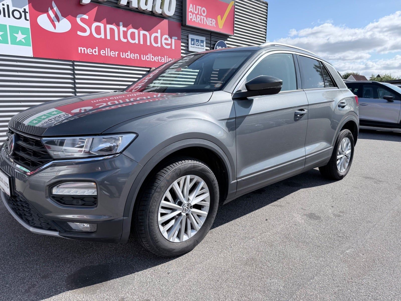 Grå VW T-Roc fra 2018