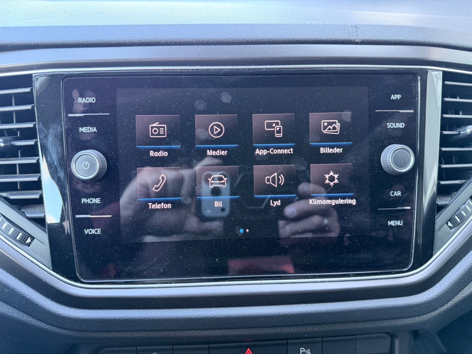 Grå VW T-Roc fra 2018
