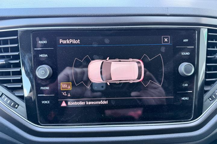 Grå VW T-Roc fra 2018
