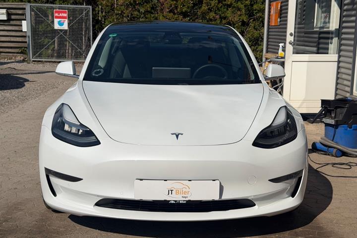 Hvid Tesla Model 3 fra 2019