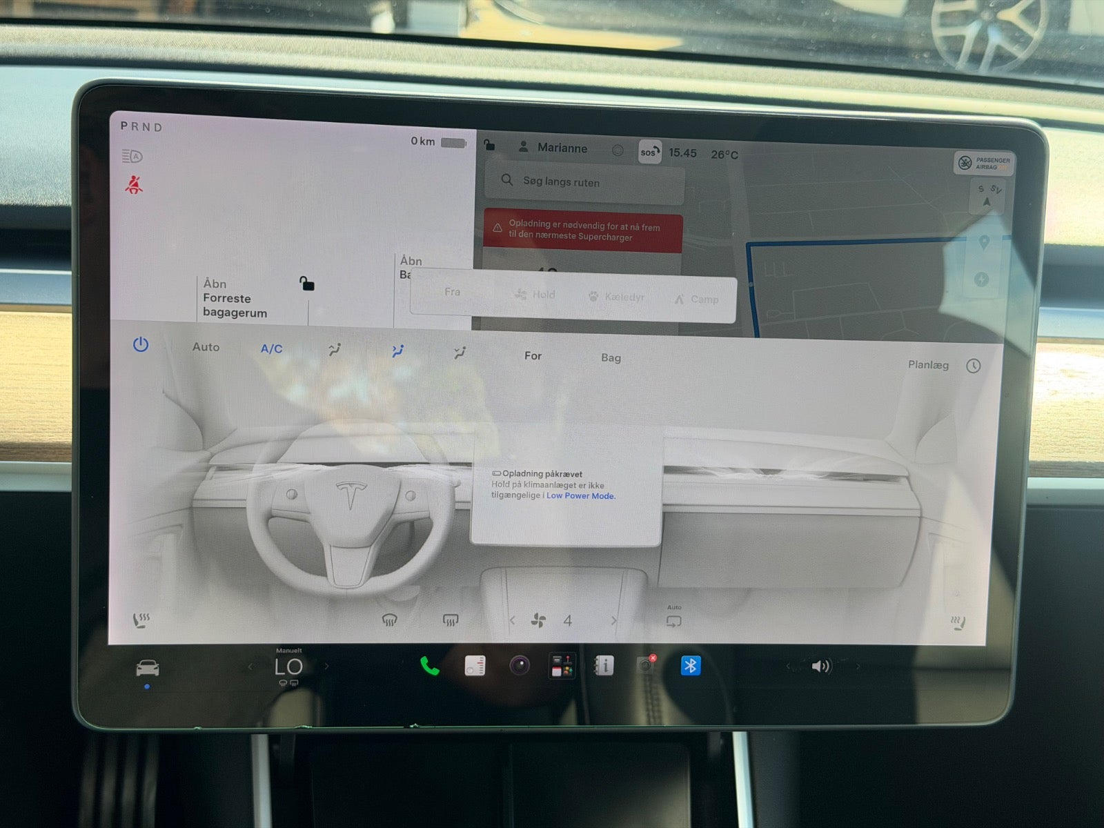 Hvid Tesla Model 3 fra 2019