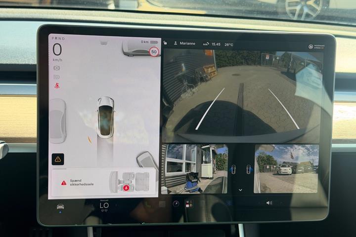Hvid Tesla Model 3 fra 2019