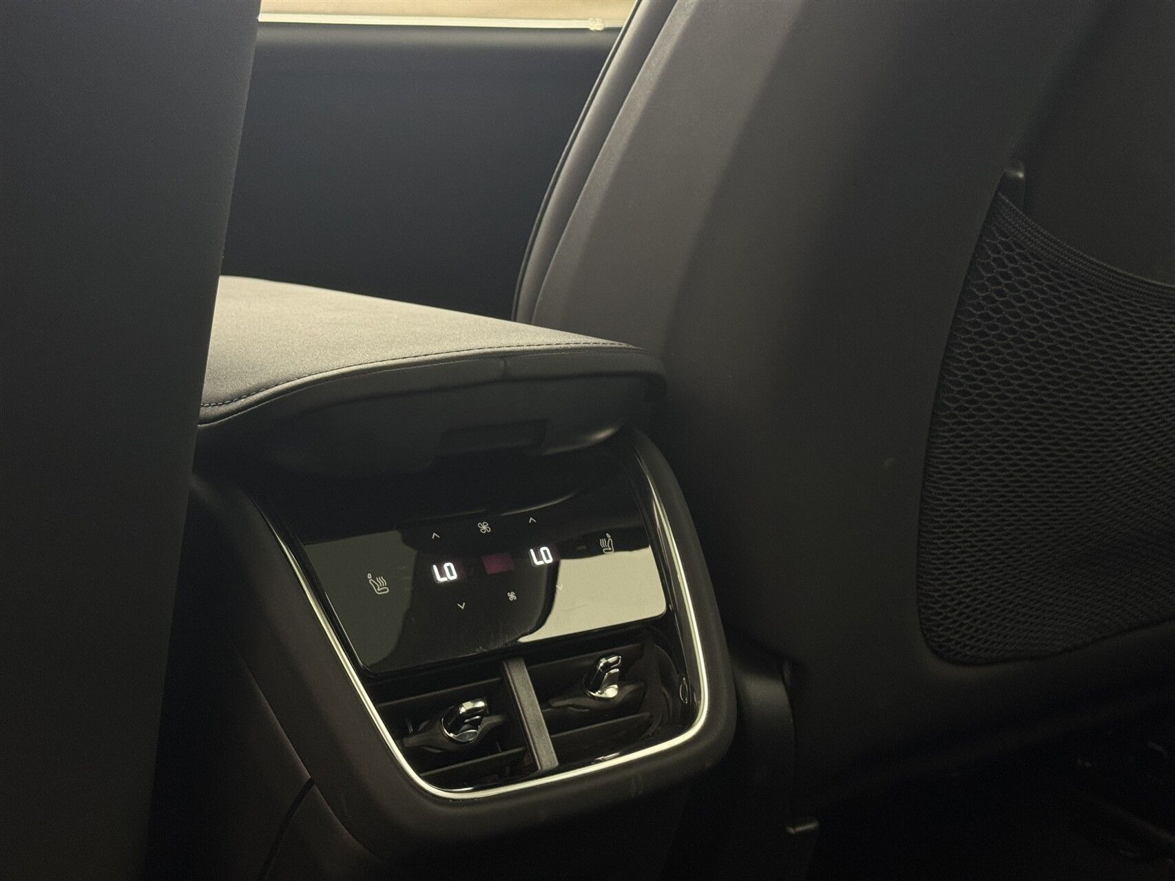 Rød Volvo EX90 fra 2026