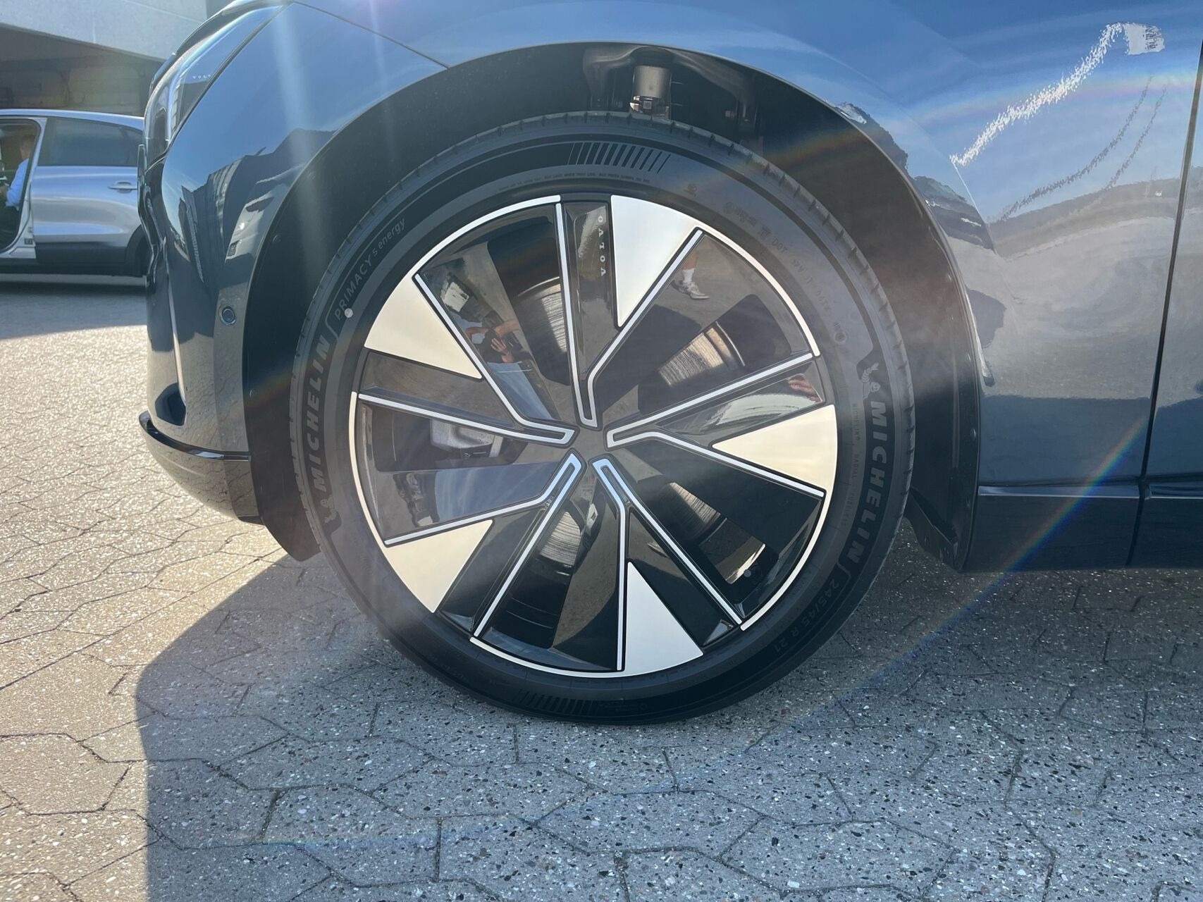 Blå Volvo ES90 fra 2026
