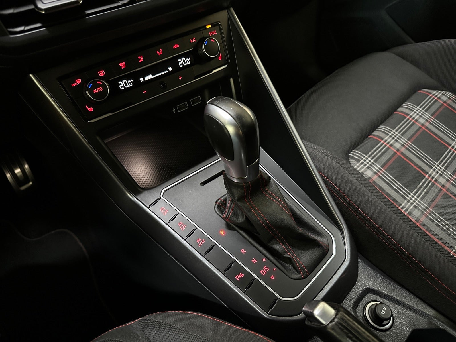 Sort VW Polo fra 2019