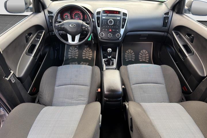 Sølv Kia Ceed fra 2010