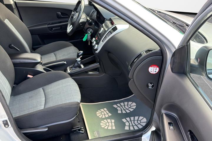 Sølv Kia Ceed fra 2010