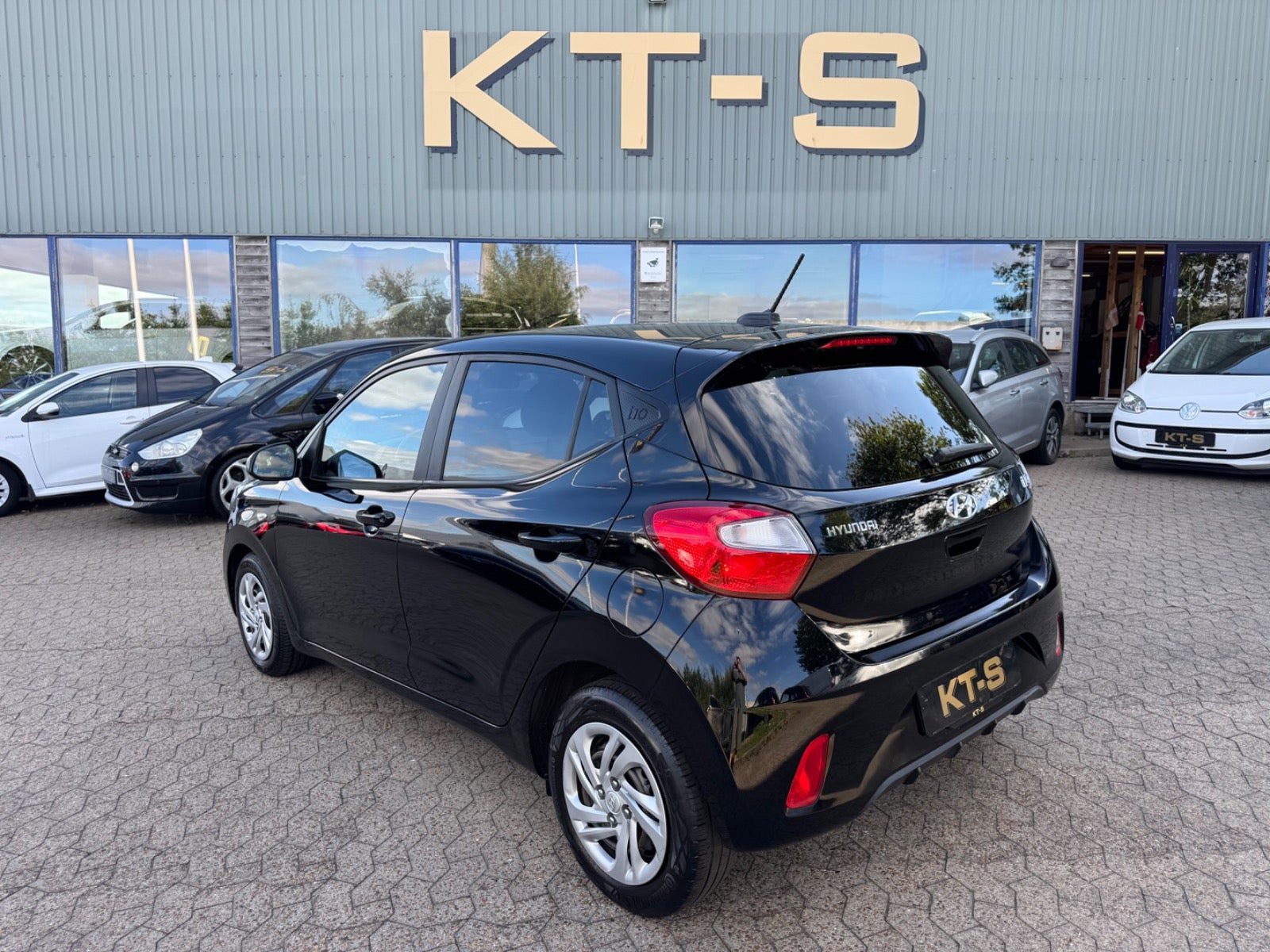 Sort Hyundai i10 fra 2021