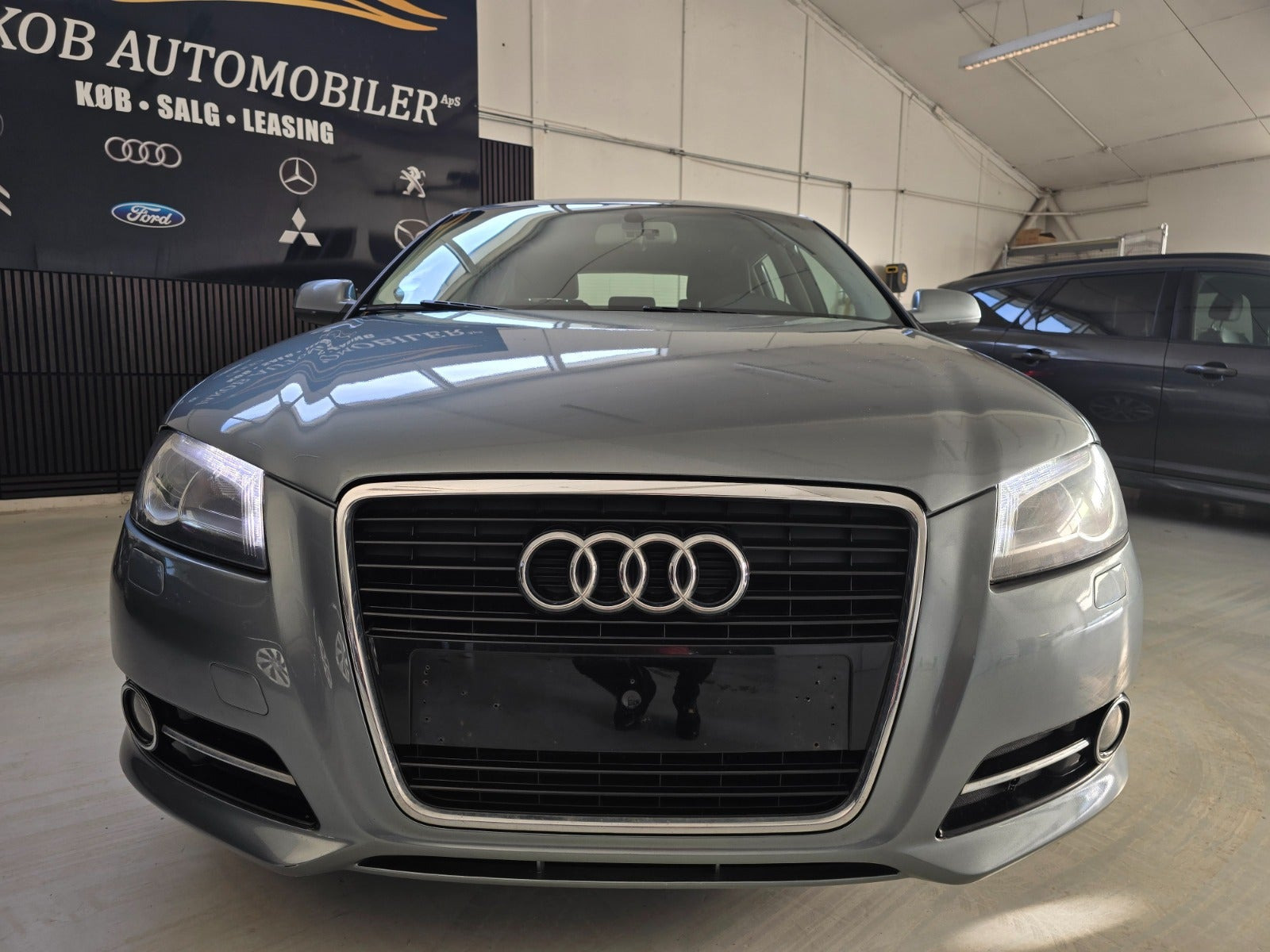 Grå Audi A3 fra 2011