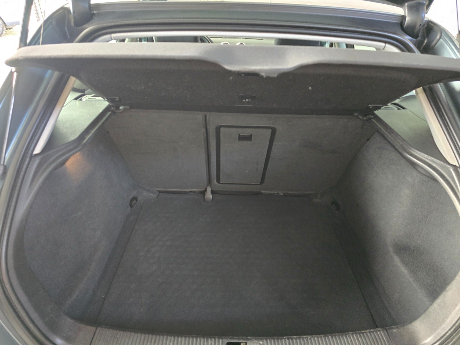 Grå Audi A3 fra 2011