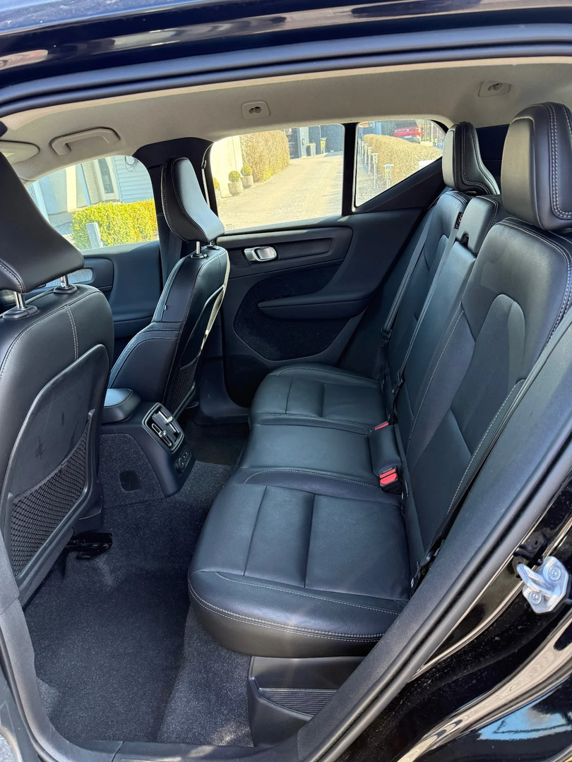 Sort Volvo XC40 fra 2021