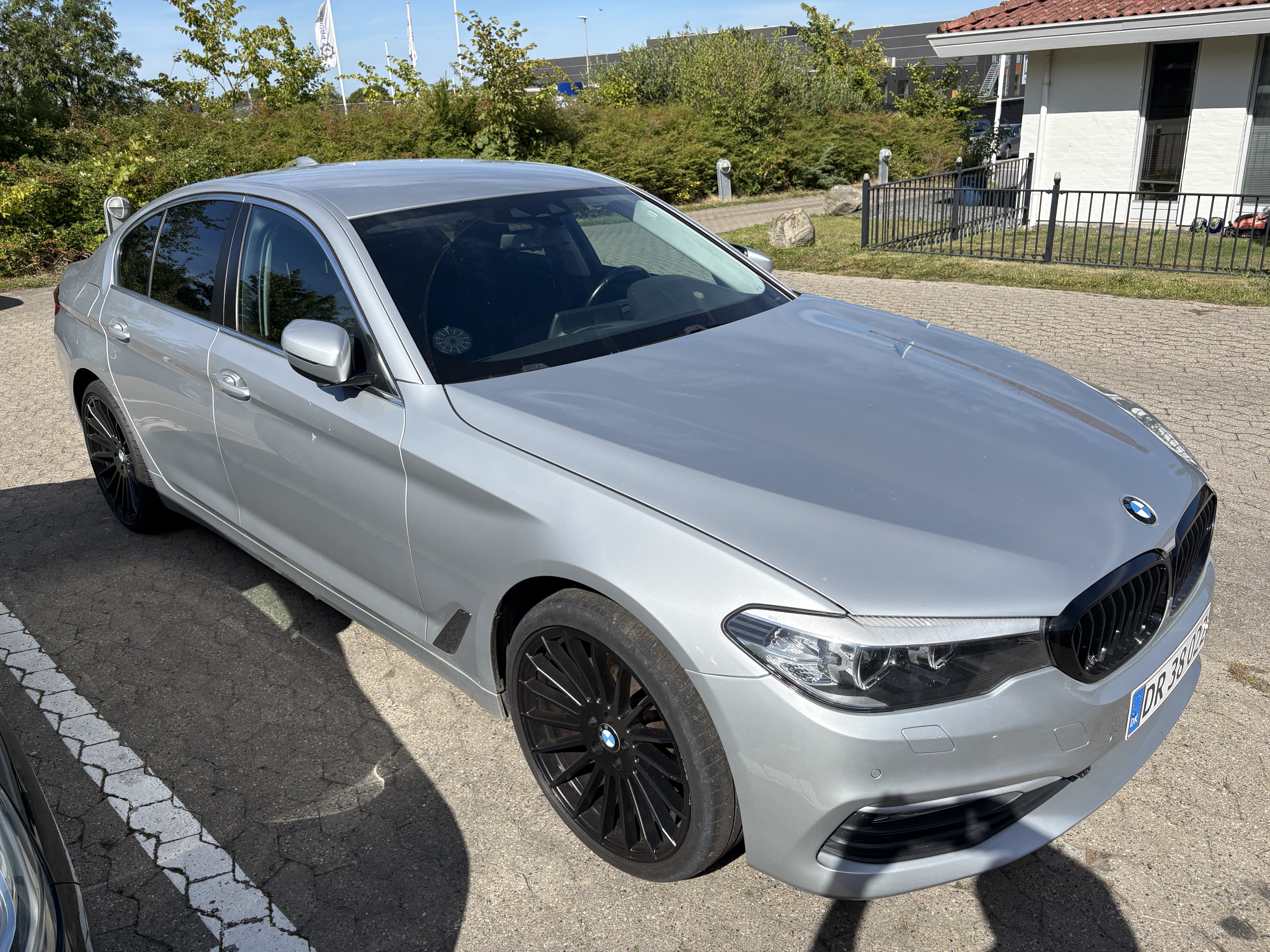 Grå BMW 5-Serie fra 2018