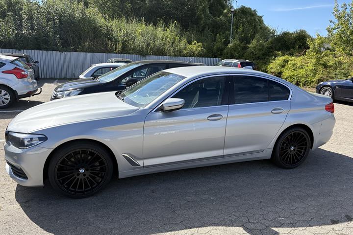 Grå BMW 5-Serie fra 2018