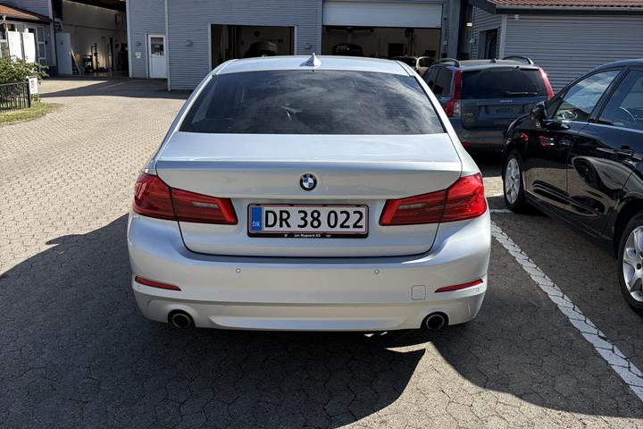 Grå BMW 5-Serie fra 2018