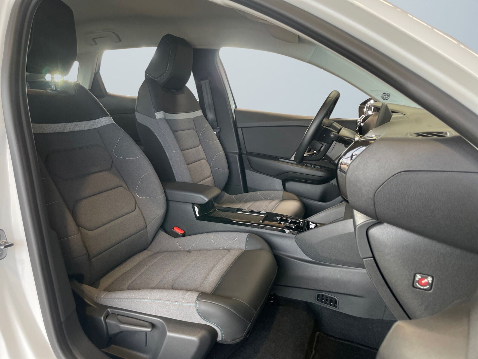 Hvid Citroën ë-C4 fra 2024