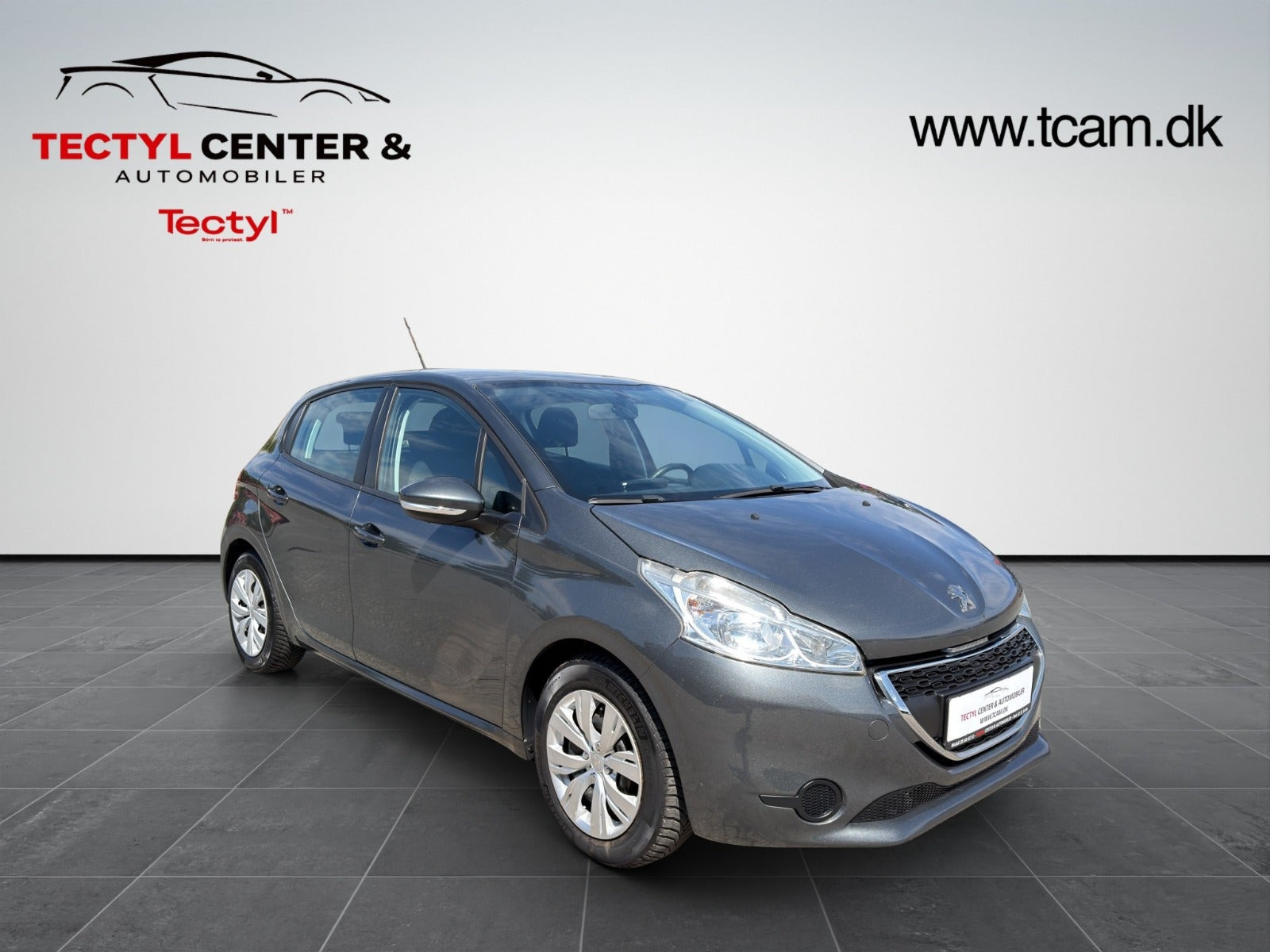 Grå Peugeot 208 fra 2013