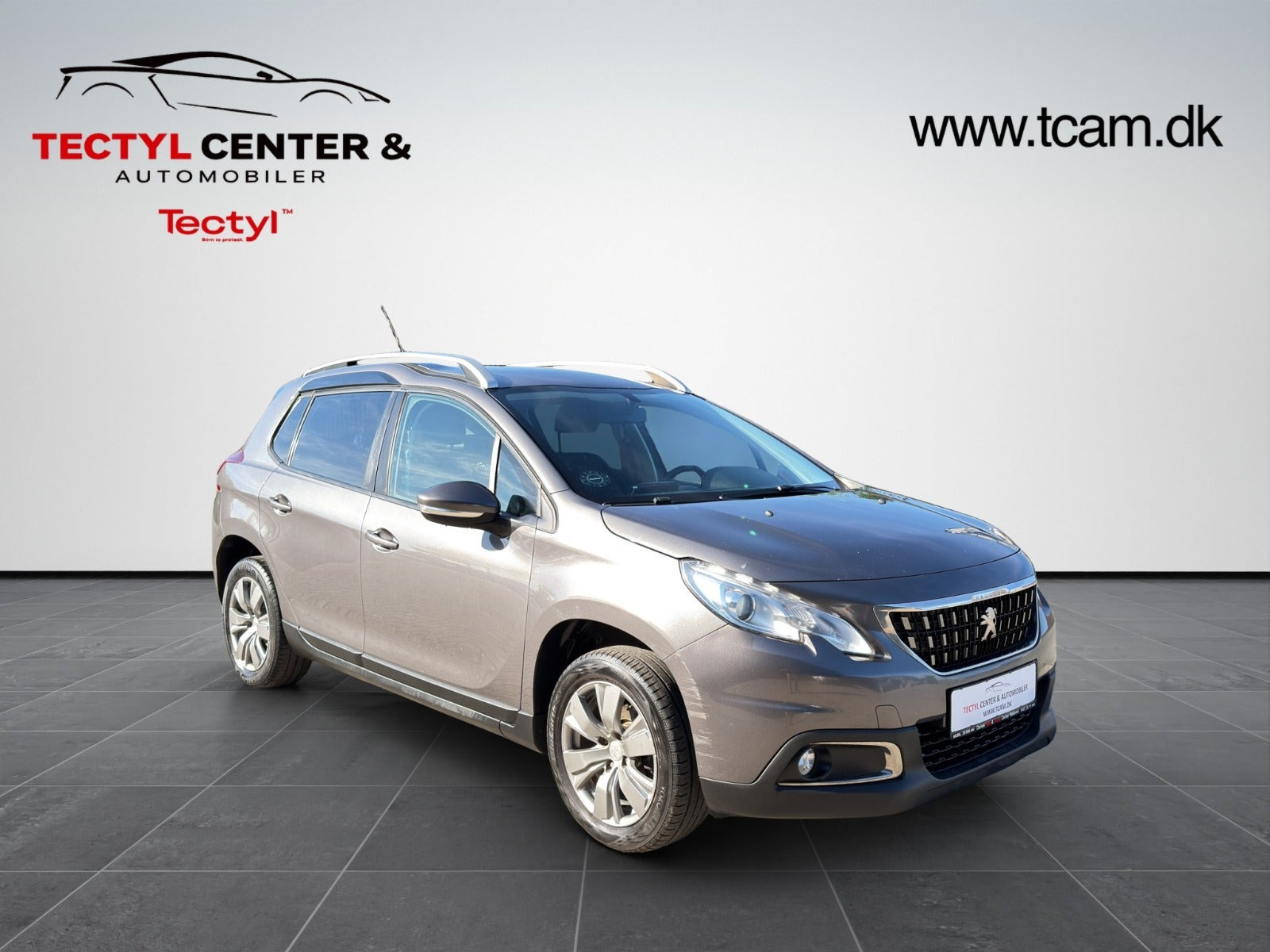 Grå Peugeot 2008 fra 2017