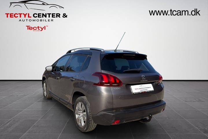 Grå Peugeot 2008 fra 2017