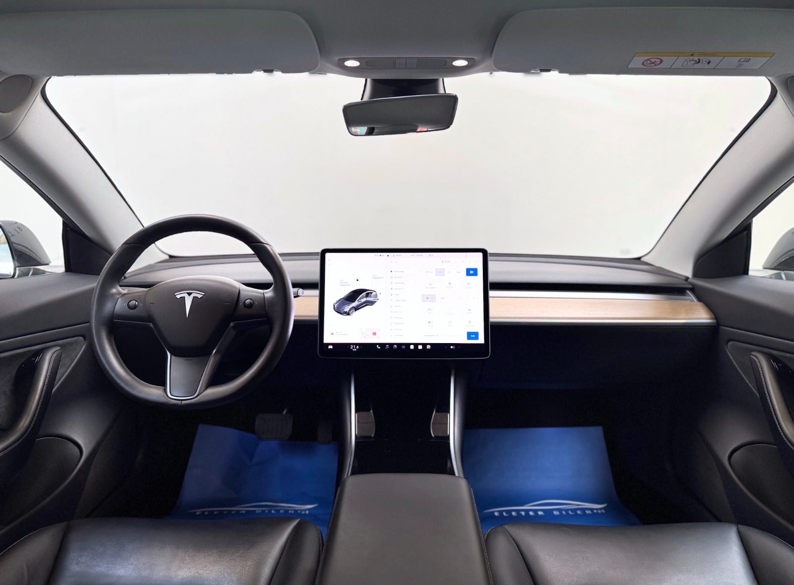 Sort Tesla Model 3 fra 2020