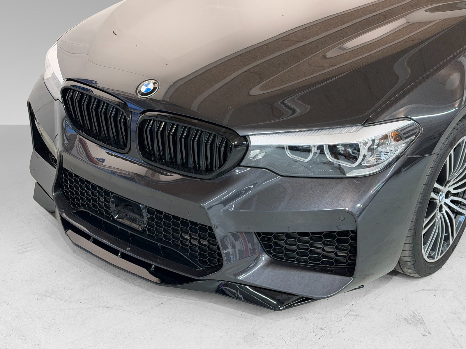 Sort BMW 520d fra 2018