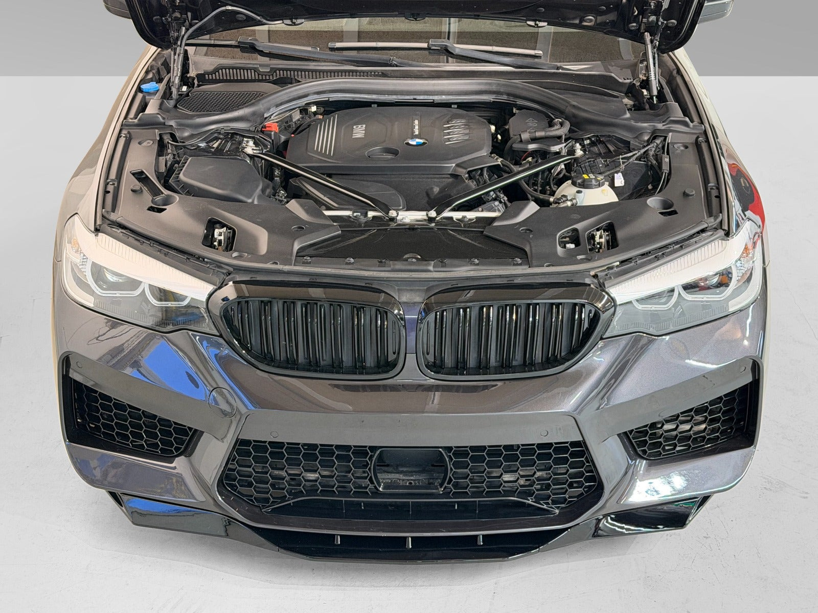 Sort BMW 520d fra 2018