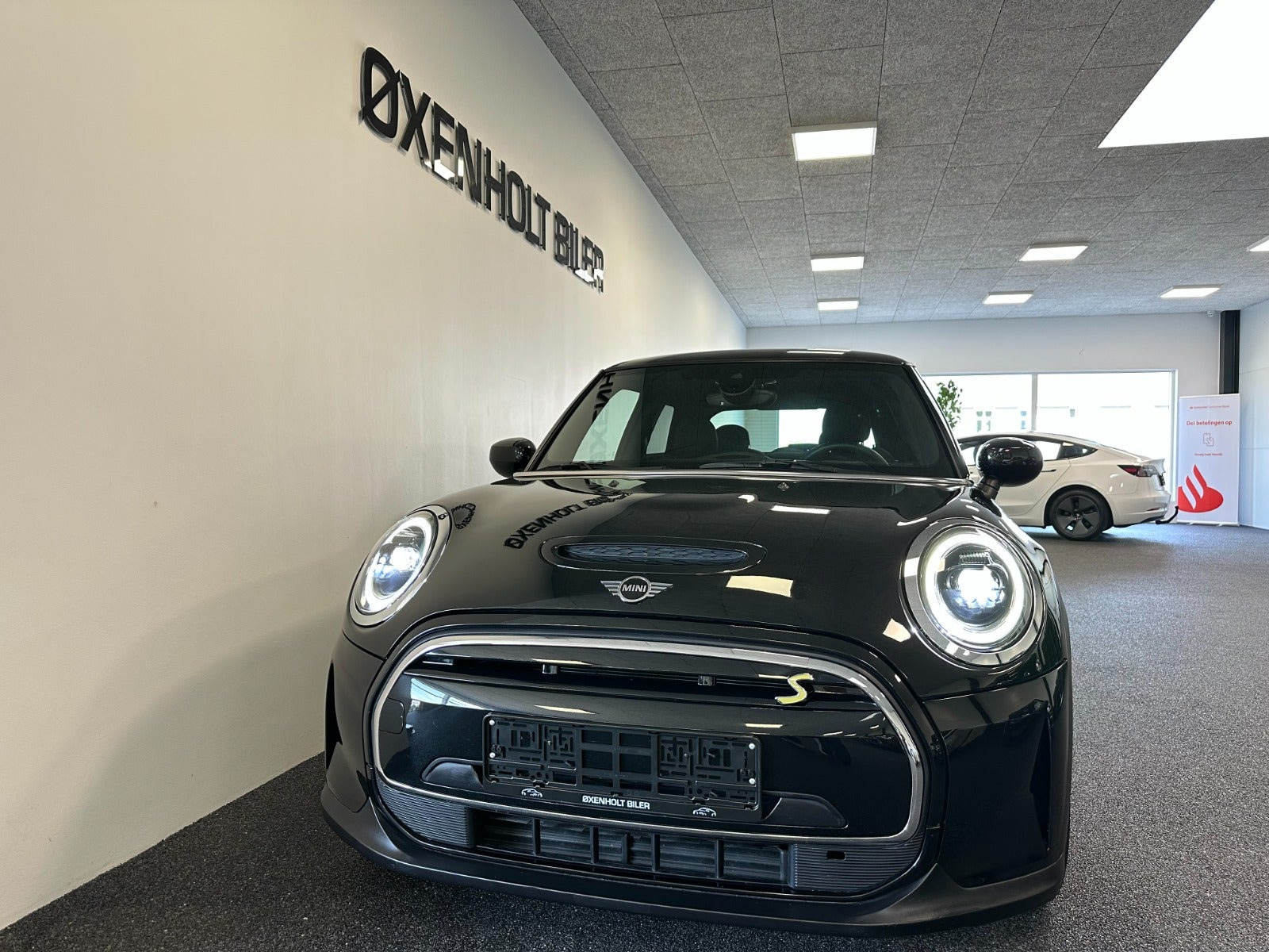 Sort Mini Cooper SE fra 2022