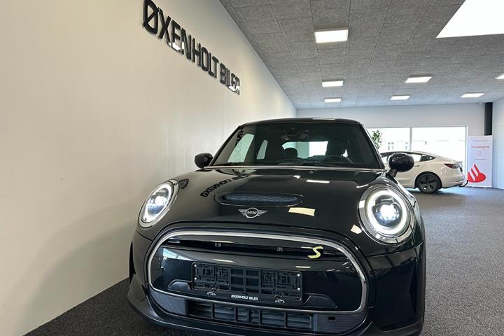 Sort Mini Cooper SE fra 2022