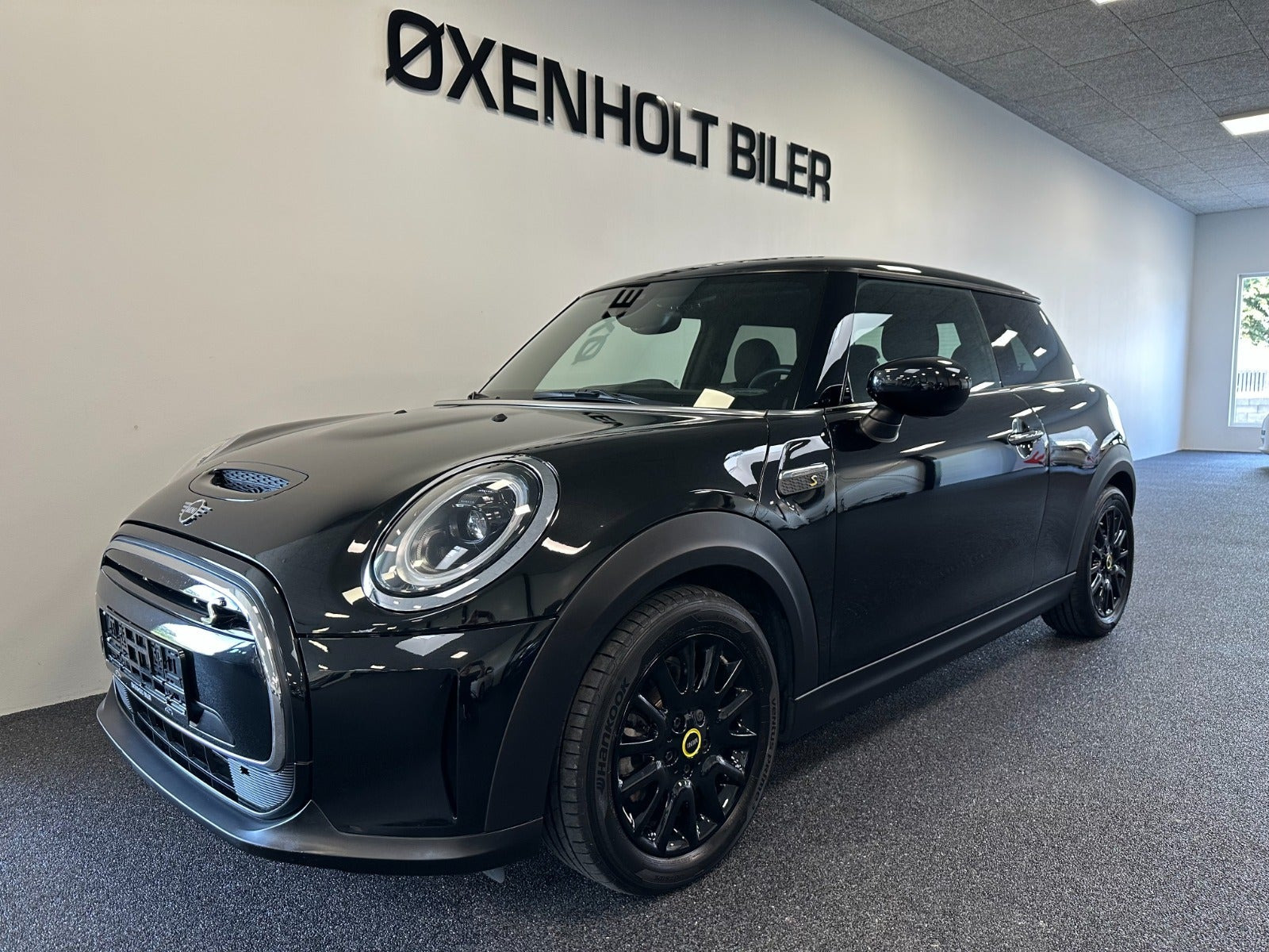 Sort Mini Cooper SE fra 2022