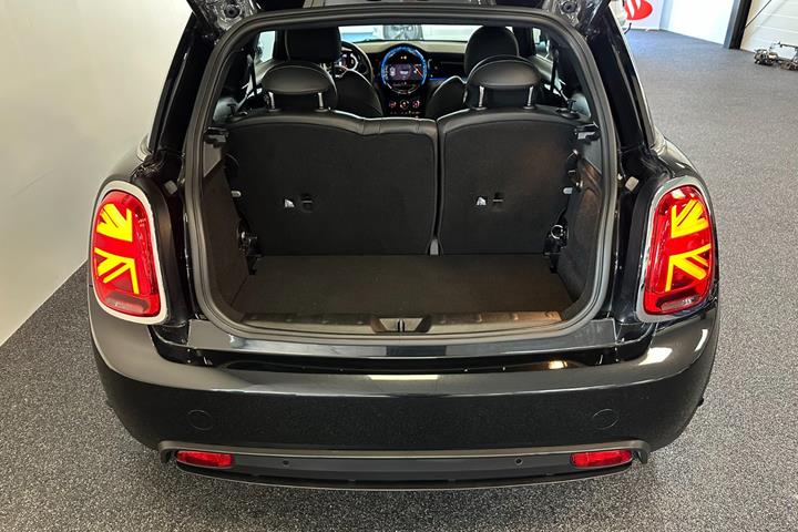 Sort Mini Cooper SE fra 2022