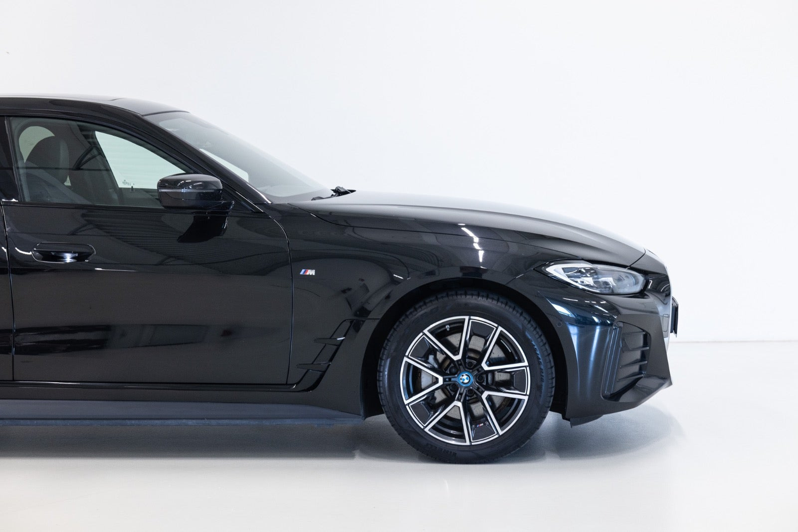 Sort BMW i4 fra 2023