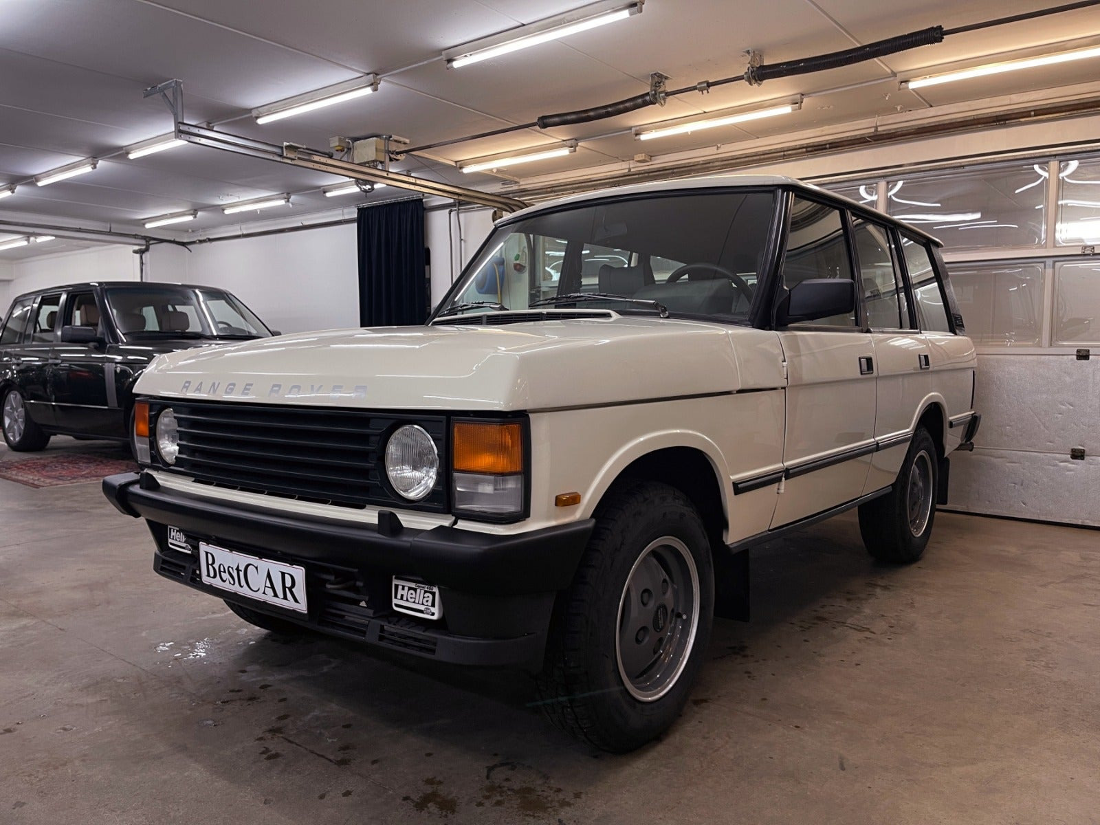 Grå Land Rover Range Rover fra 1988