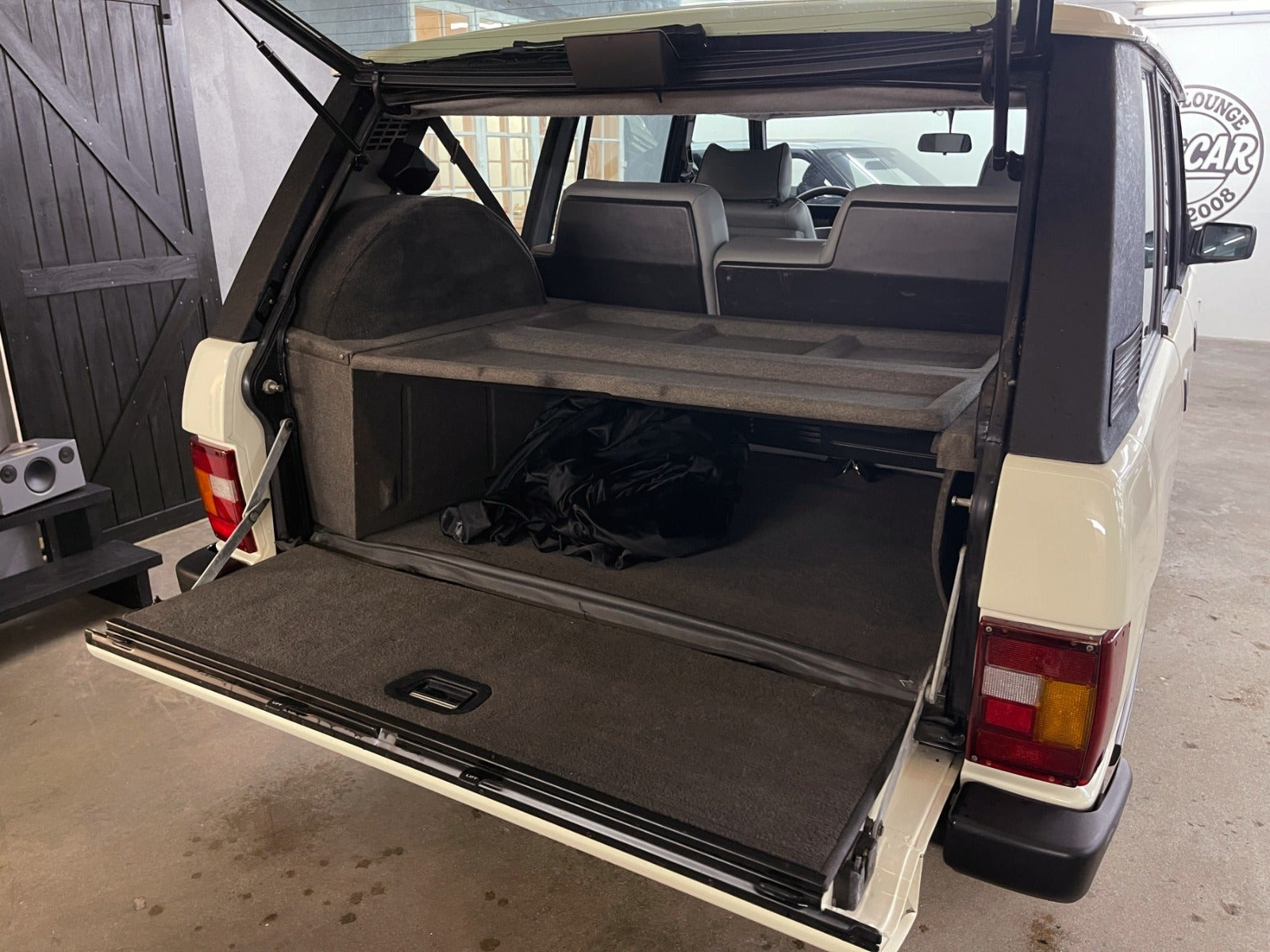 Grå Land Rover Range Rover fra 1988