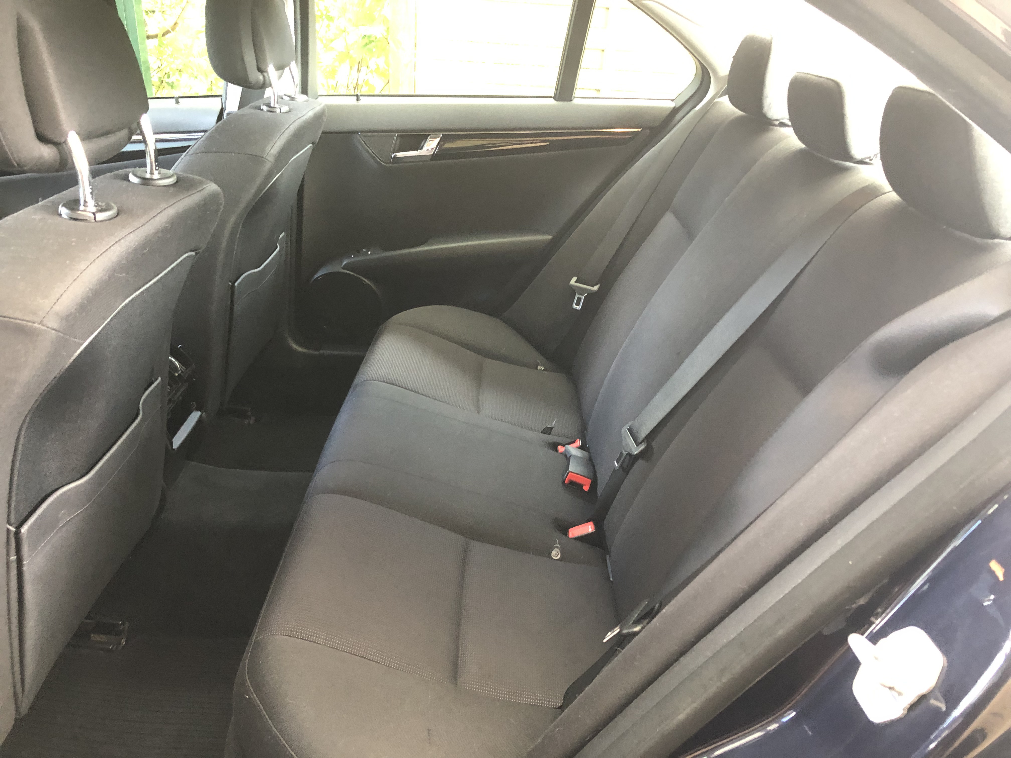 Blå Mercedes C180 fra 2010