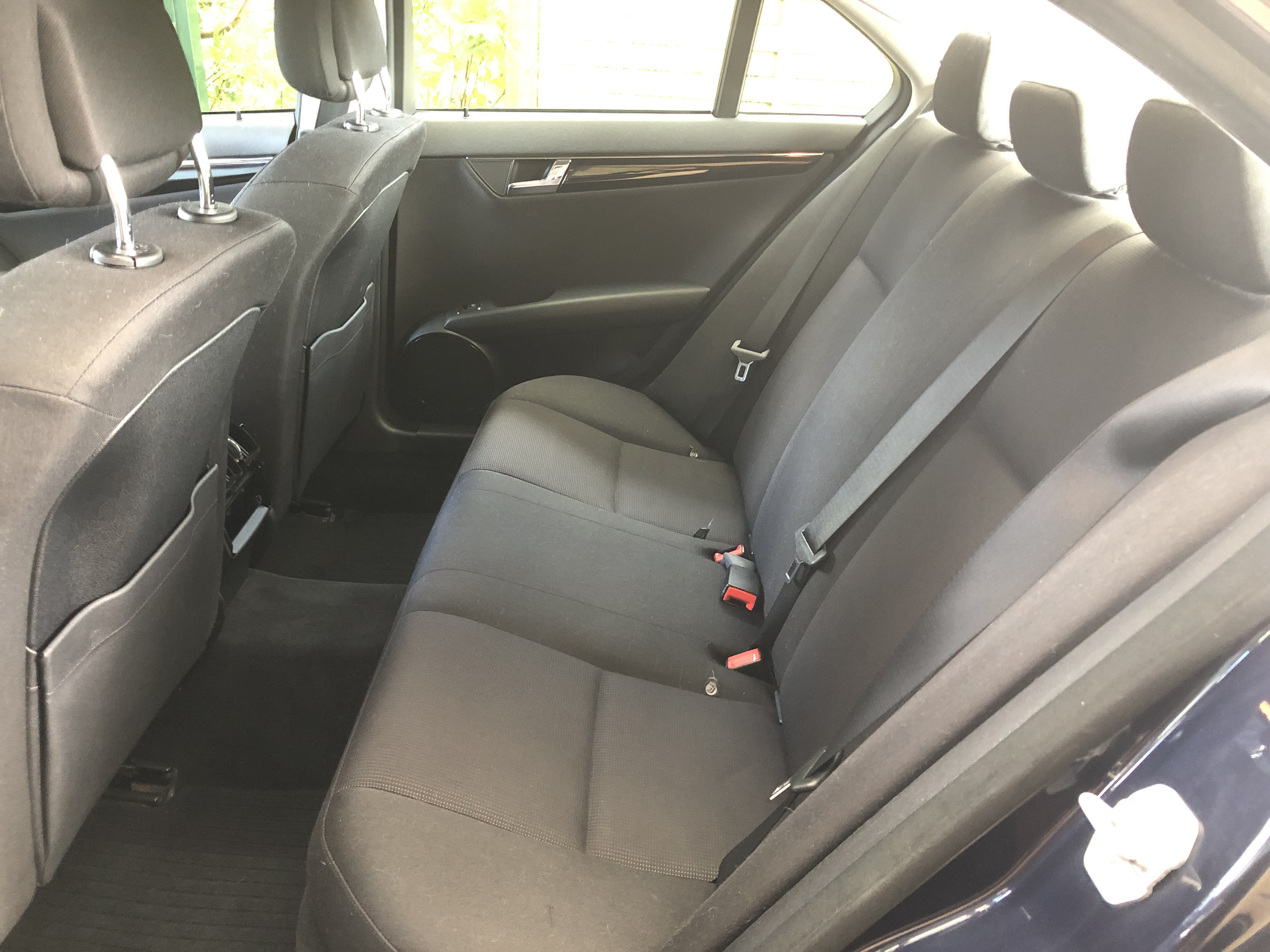 Blå Mercedes C180 fra 2010