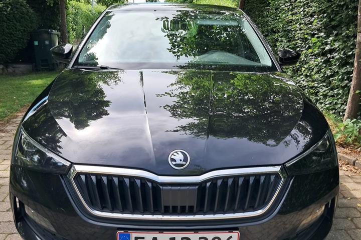 Sort Skoda Scala fra 2023