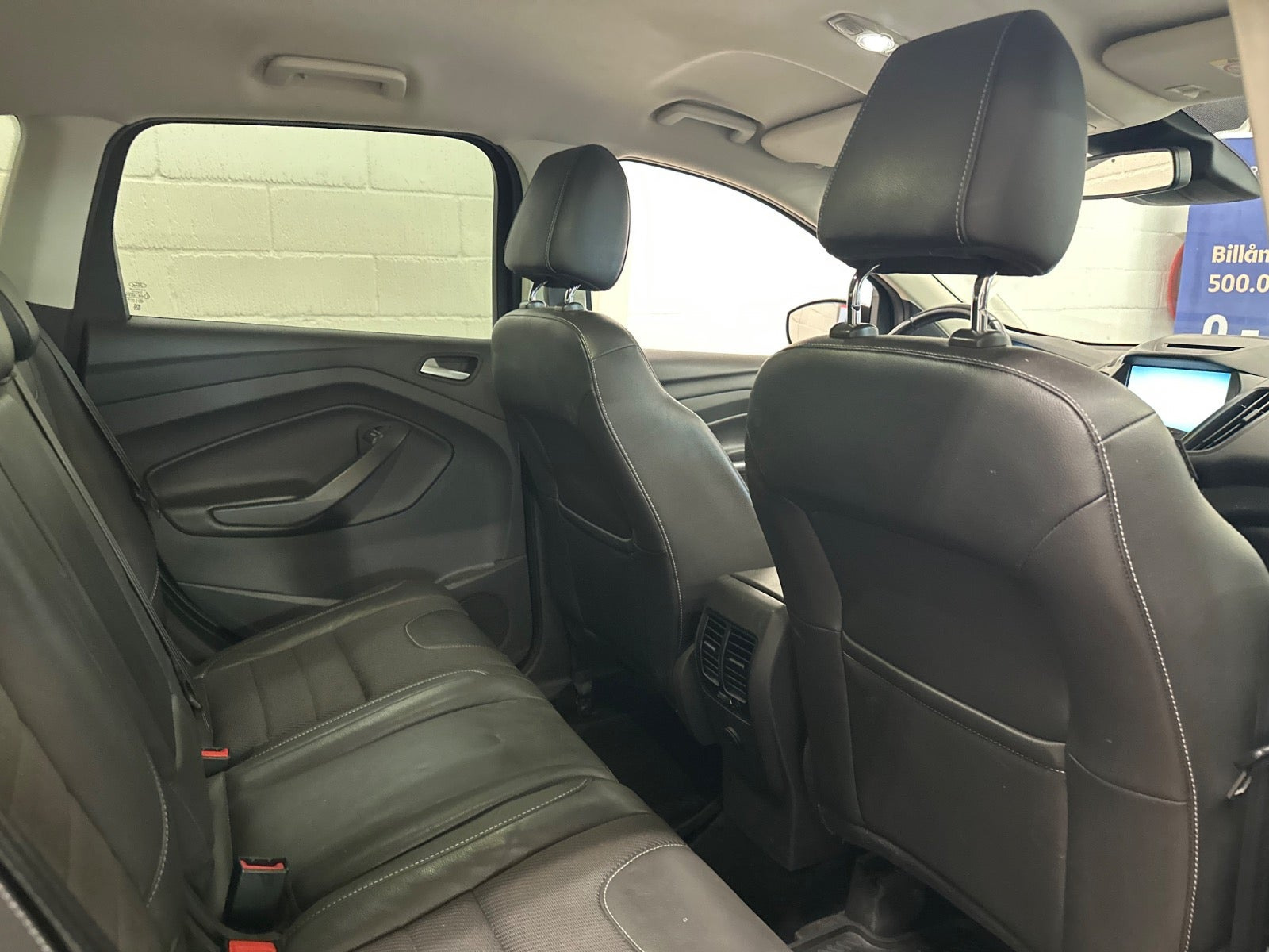 Grå Ford Kuga fra 2016