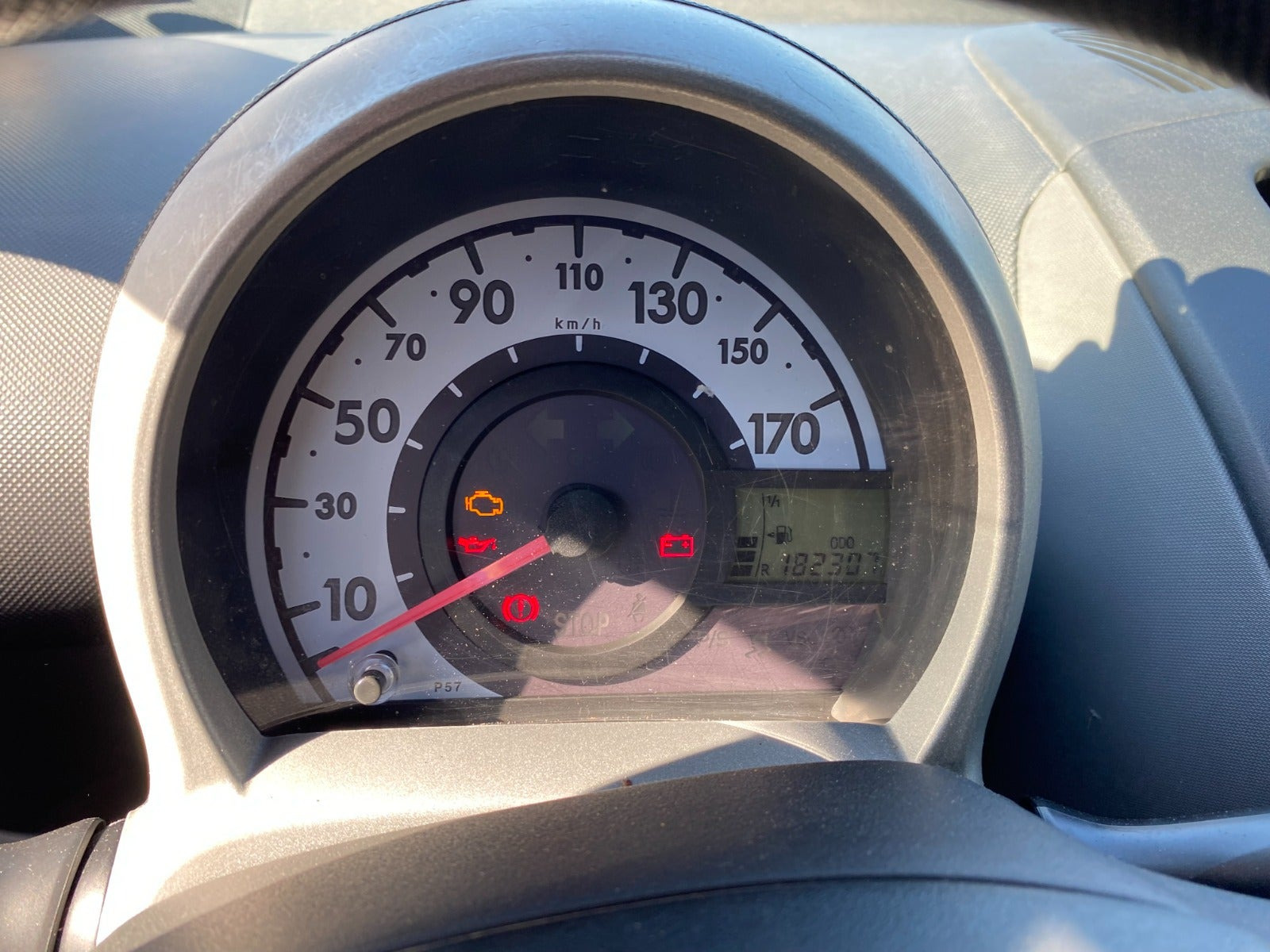 Gul Toyota Aygo fra 2007