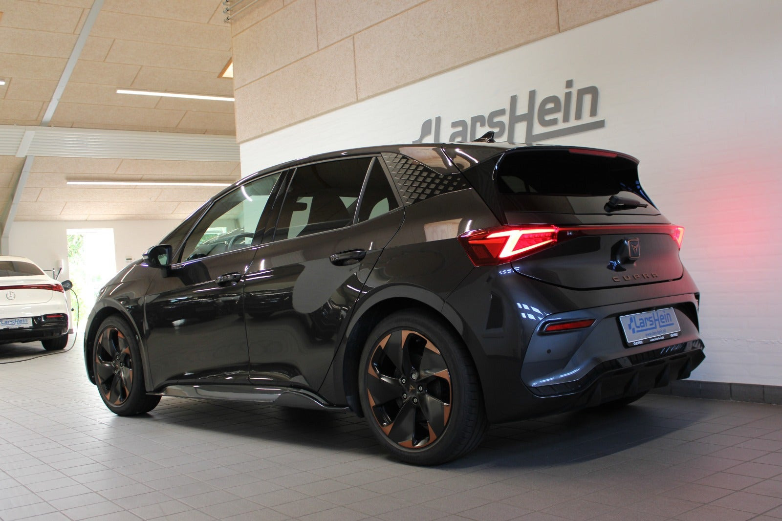 Grå Cupra Born fra 2024