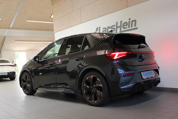 Grå Cupra Born fra 2024