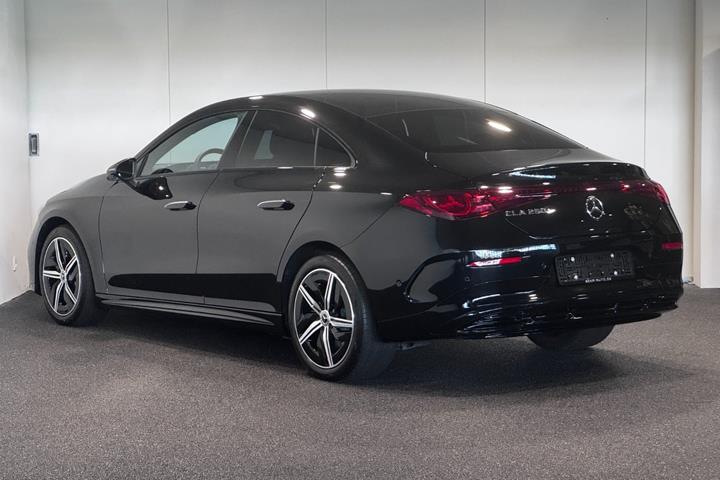 Sort Mercedes CLA250+ fra 2026