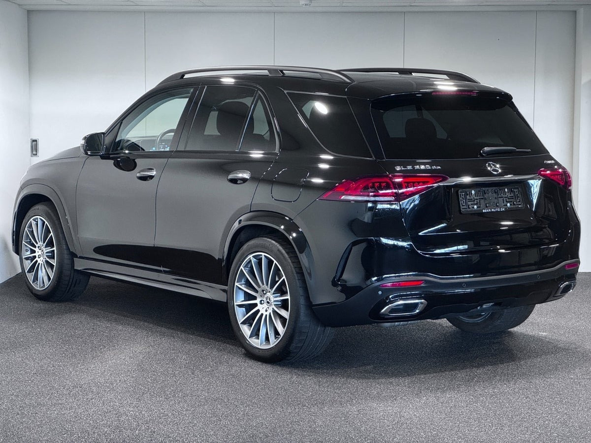 Sort Mercedes GLE350 de fra 2023