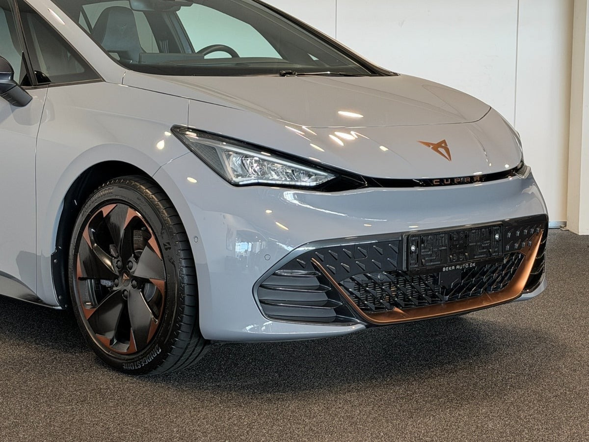 Grå Cupra Born fra 2024