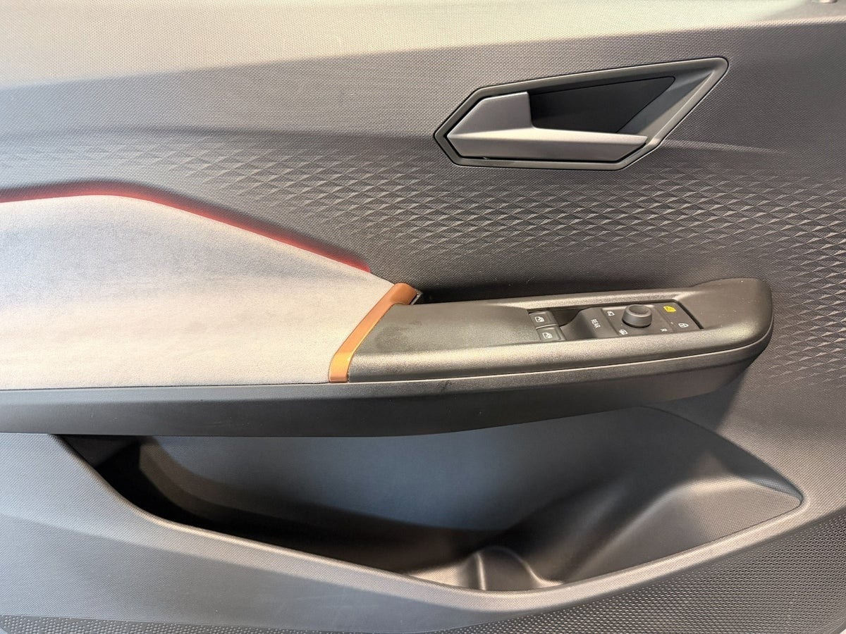 Grå Cupra Born fra 2024
