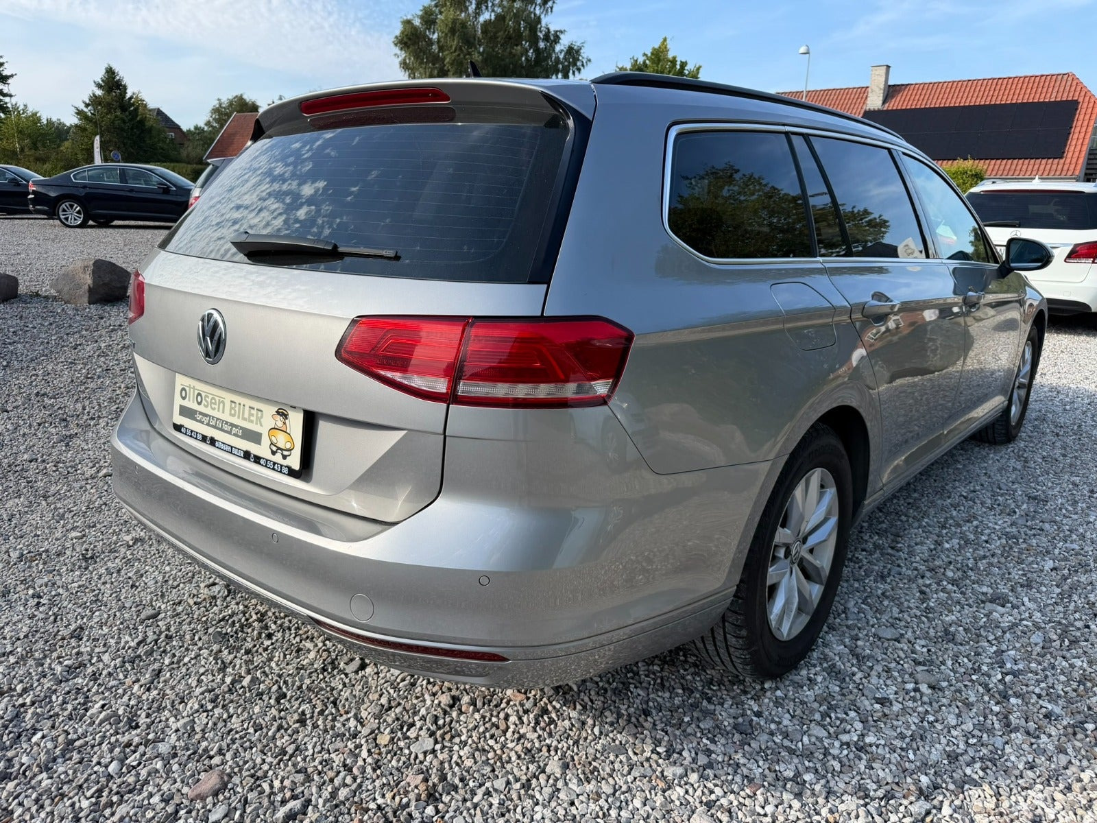 Beige VW Passat fra 2016