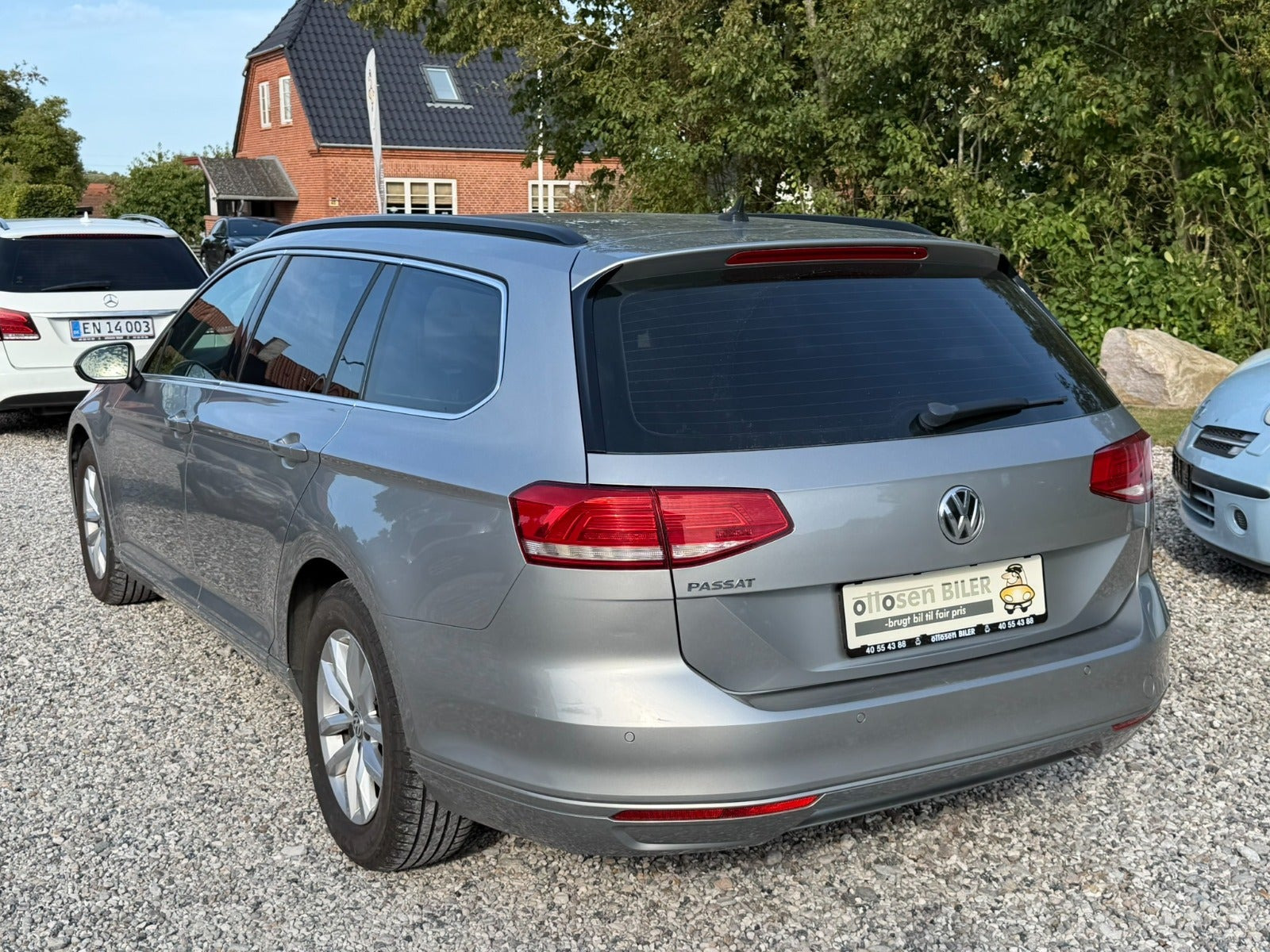 Beige VW Passat fra 2016