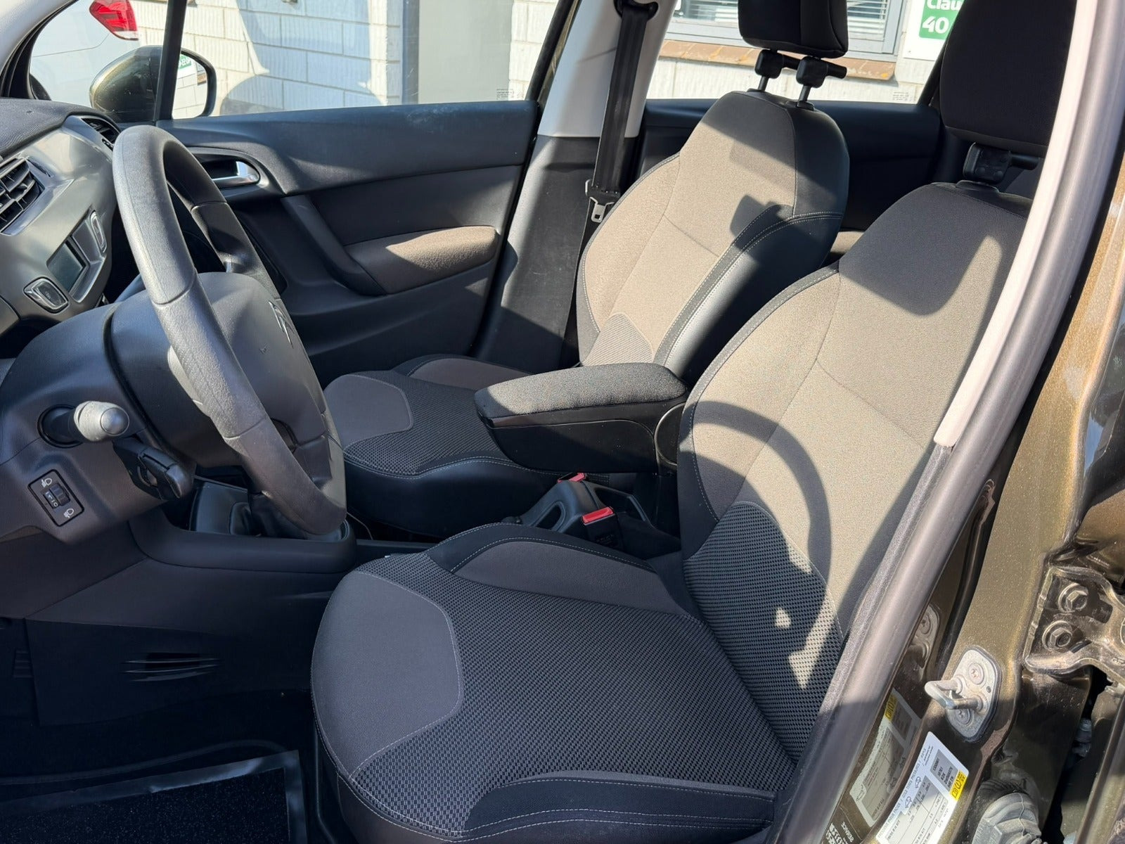 Brun Citroën C3 fra 2013