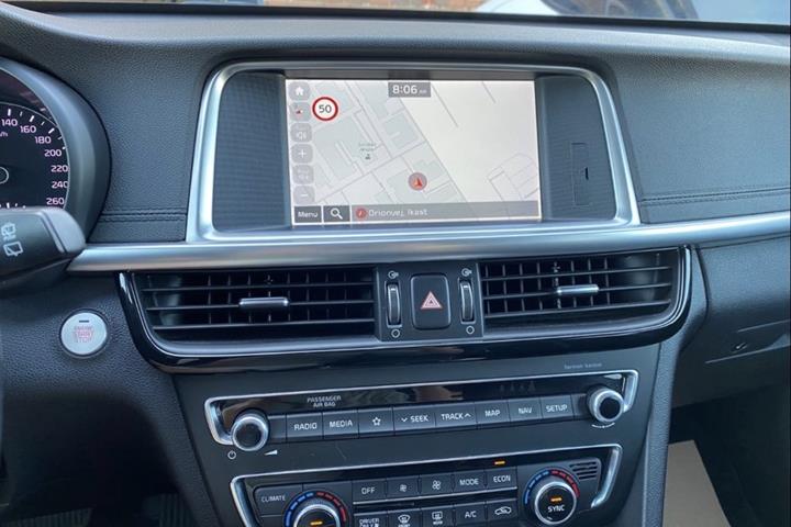 Grå Kia Optima fra 2018